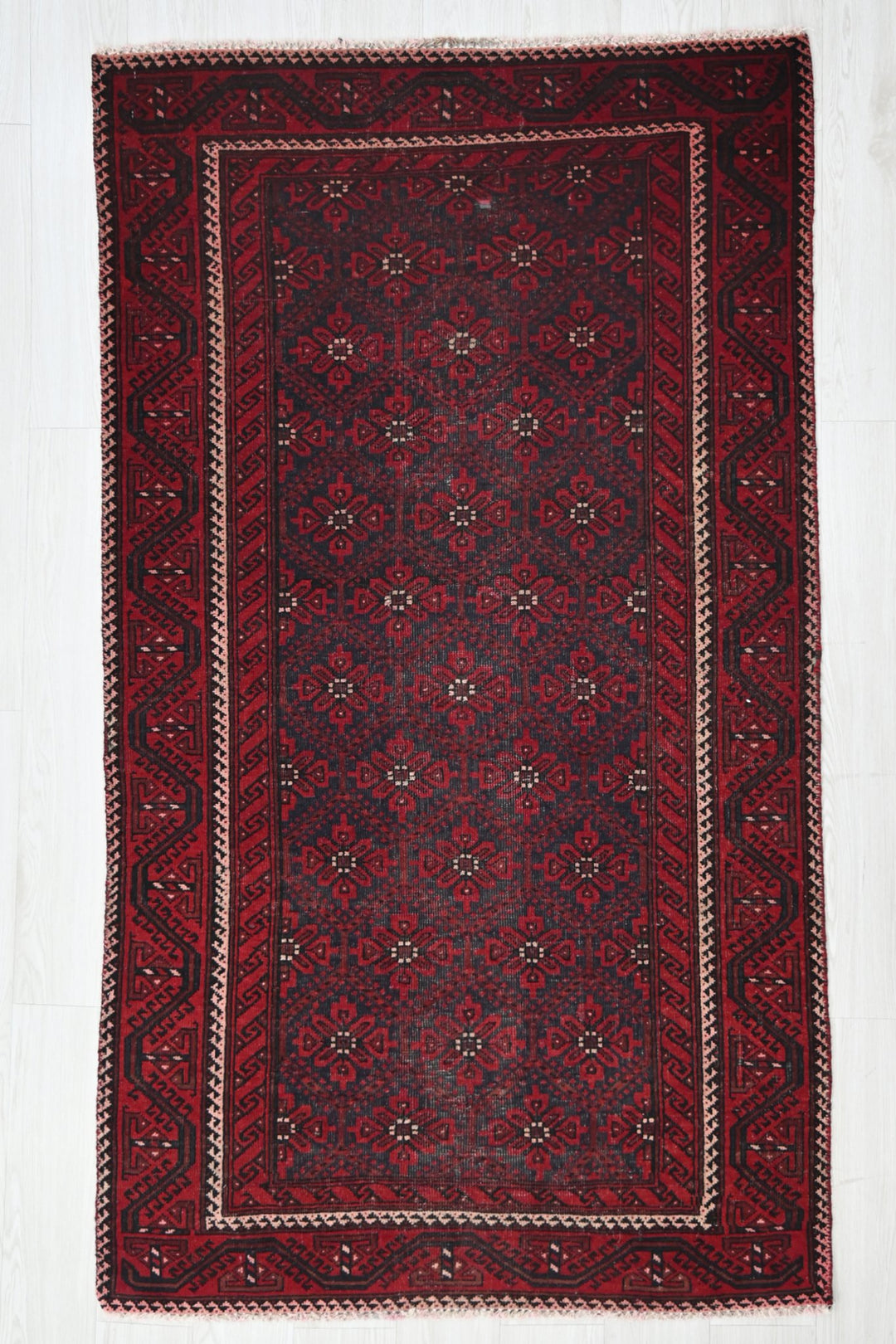 red Accent rug 3' 7" x 6' 4"