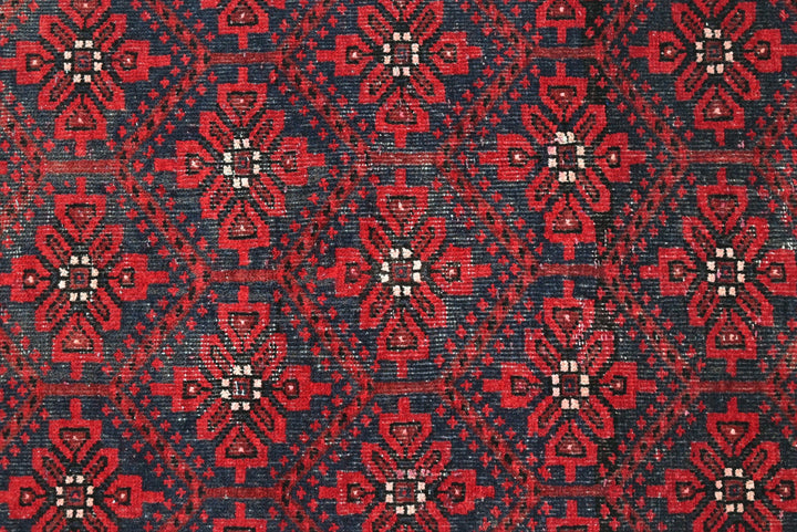 red Accent rug 3' 7" x 6' 4"