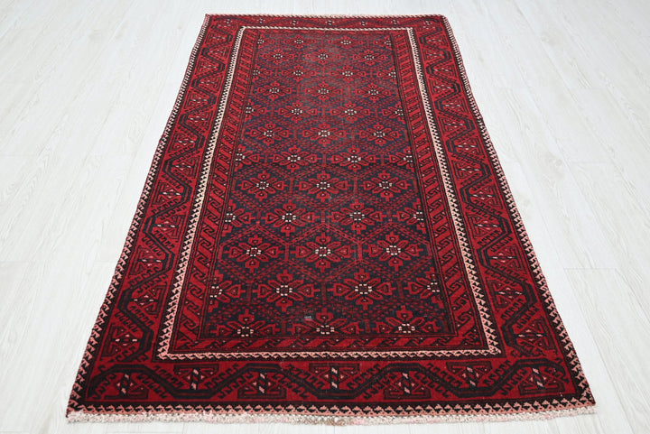 red Accent rug 3' 7" x 6' 4"