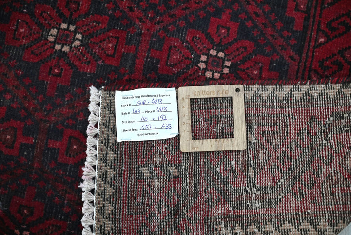 red Accent rug 3' 7" x 6' 4"