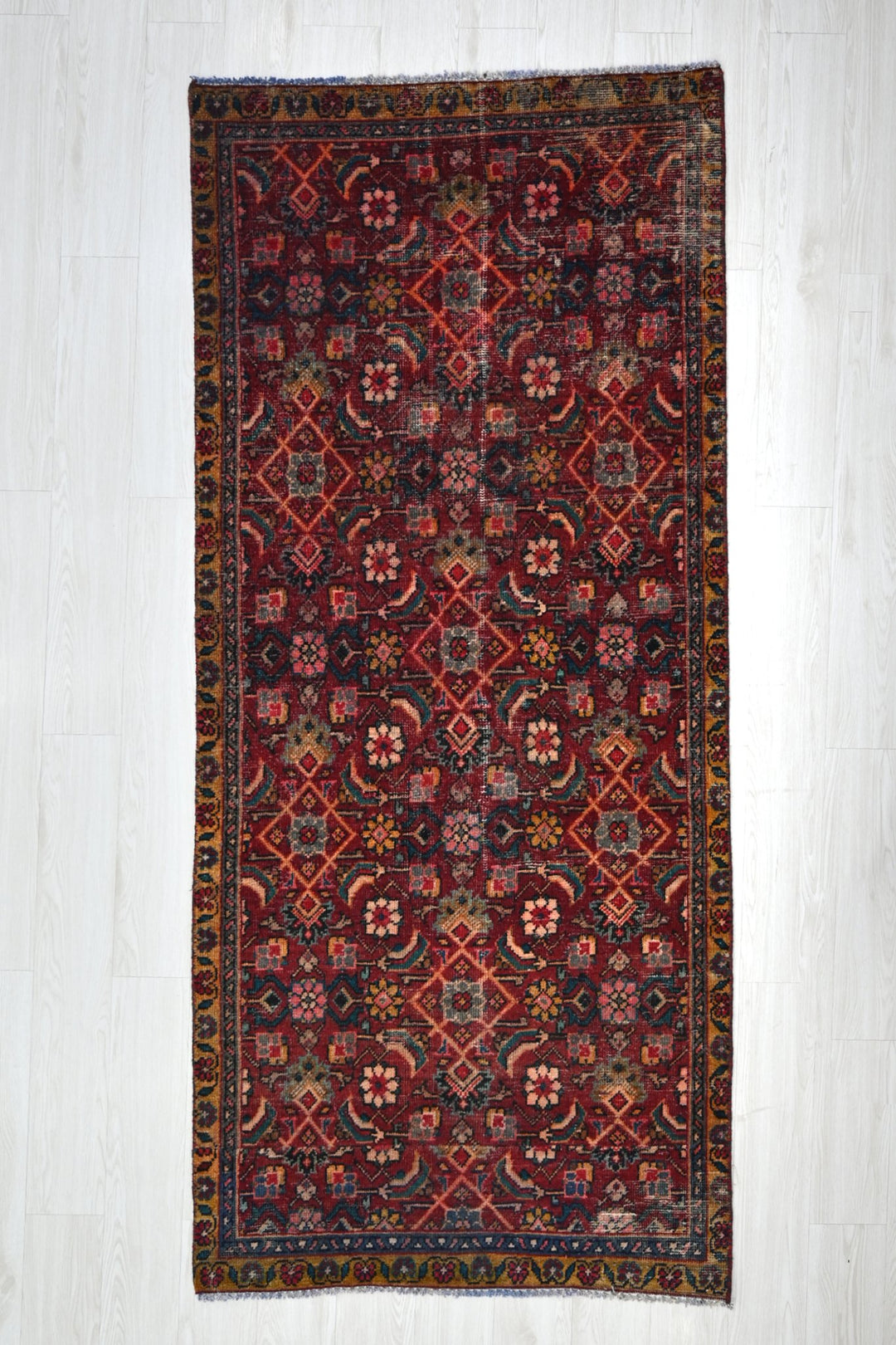red Runner rug 3' 5" x 7' 7"