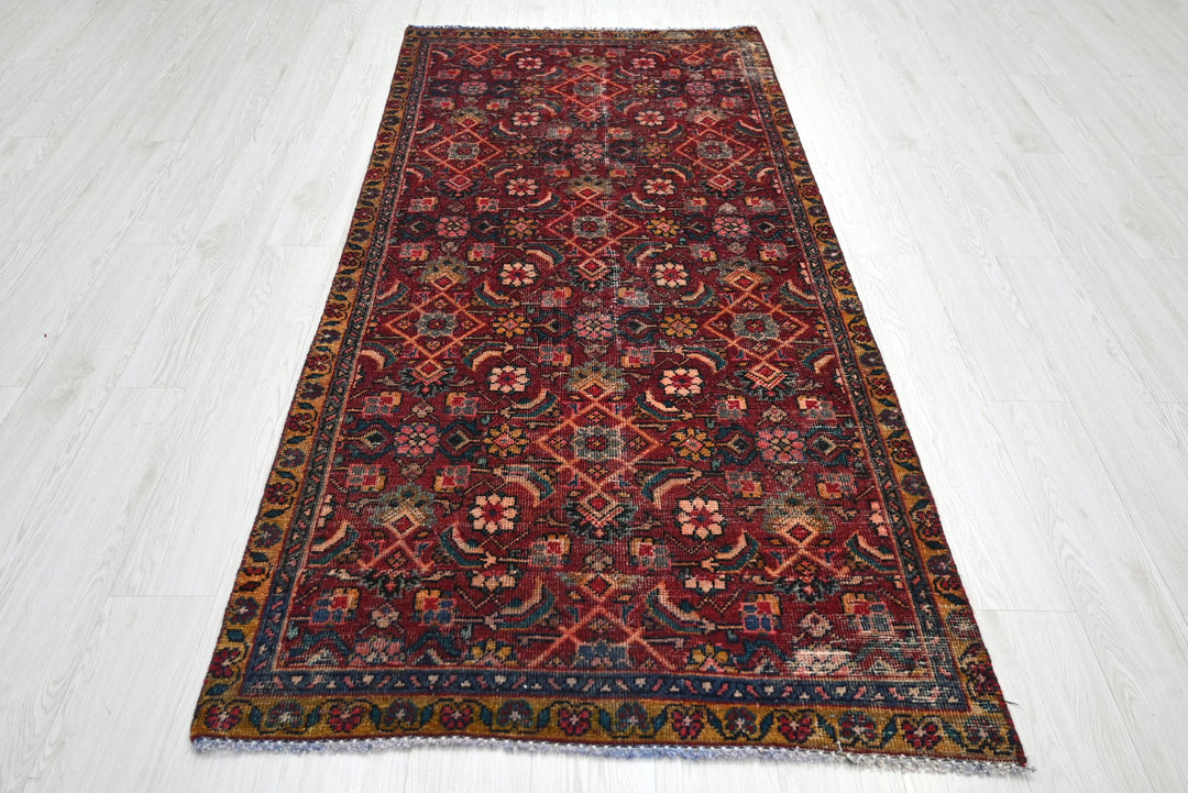 red Runner rug 3' 5" x 7' 7"