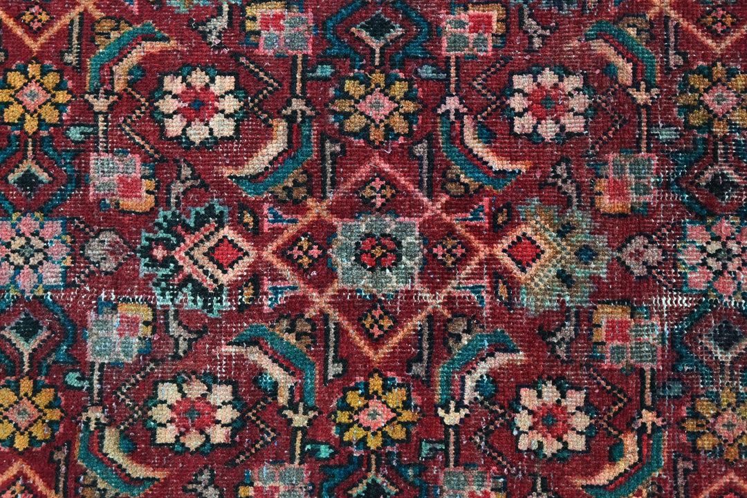 red Runner rug 3' 5" x 7' 7"