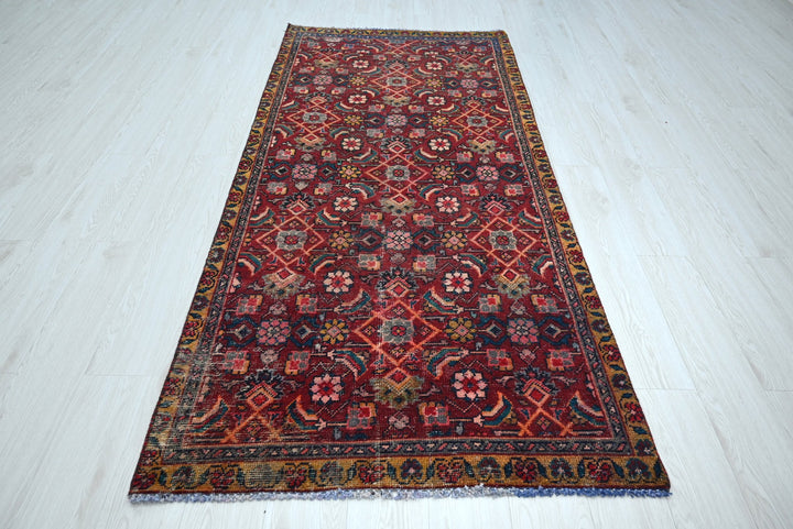 red Runner rug 3' 5" x 7' 7"