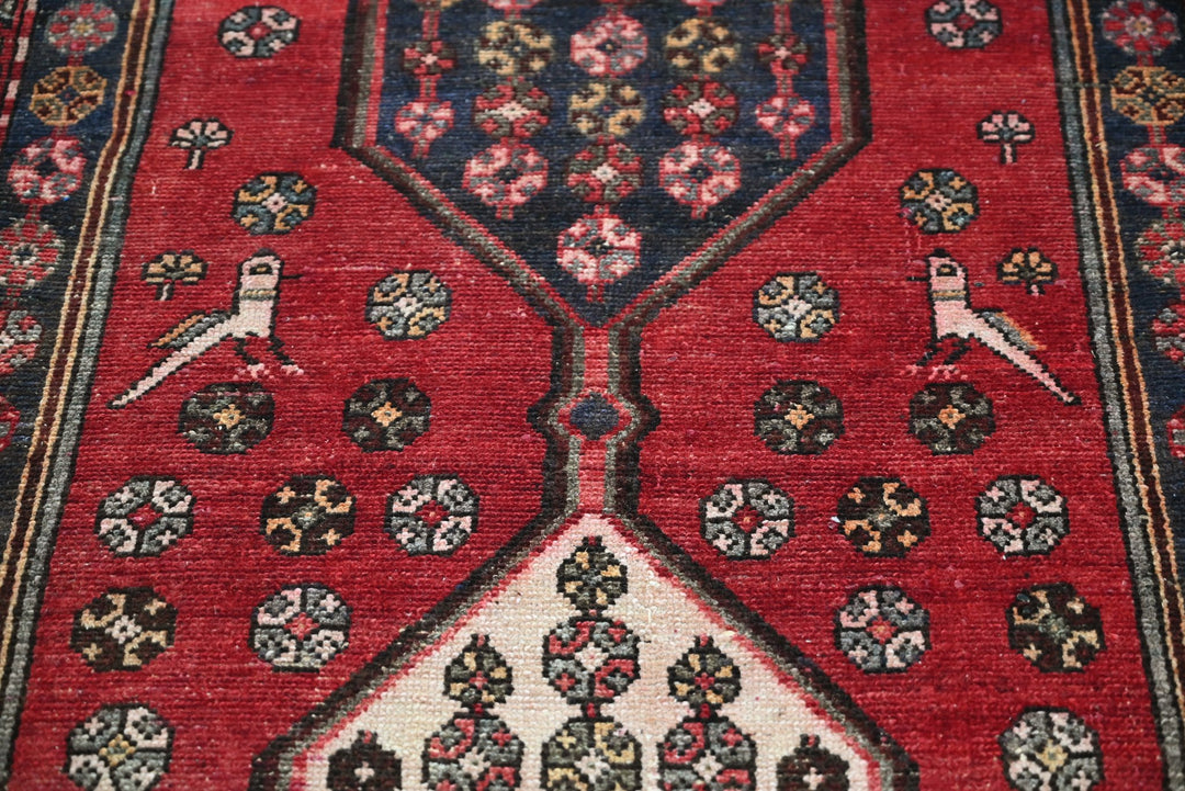 red Medium rug 4' 0" x 8' 11"