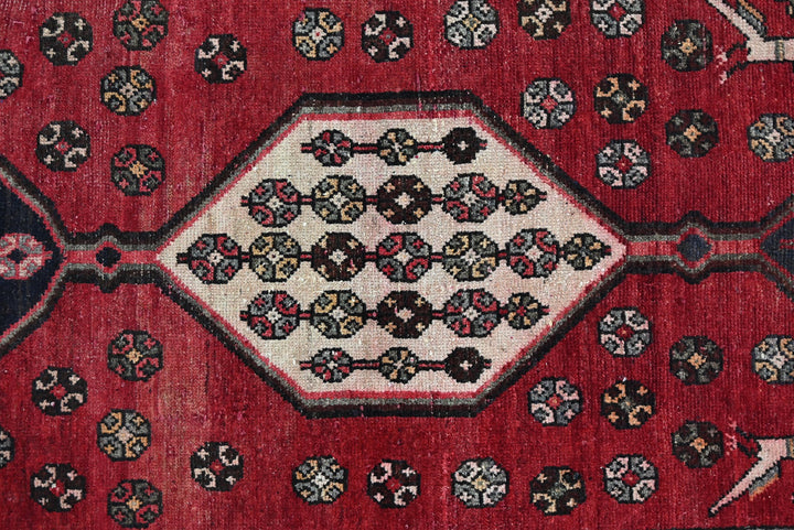 red Medium rug 4' 0" x 8' 11"