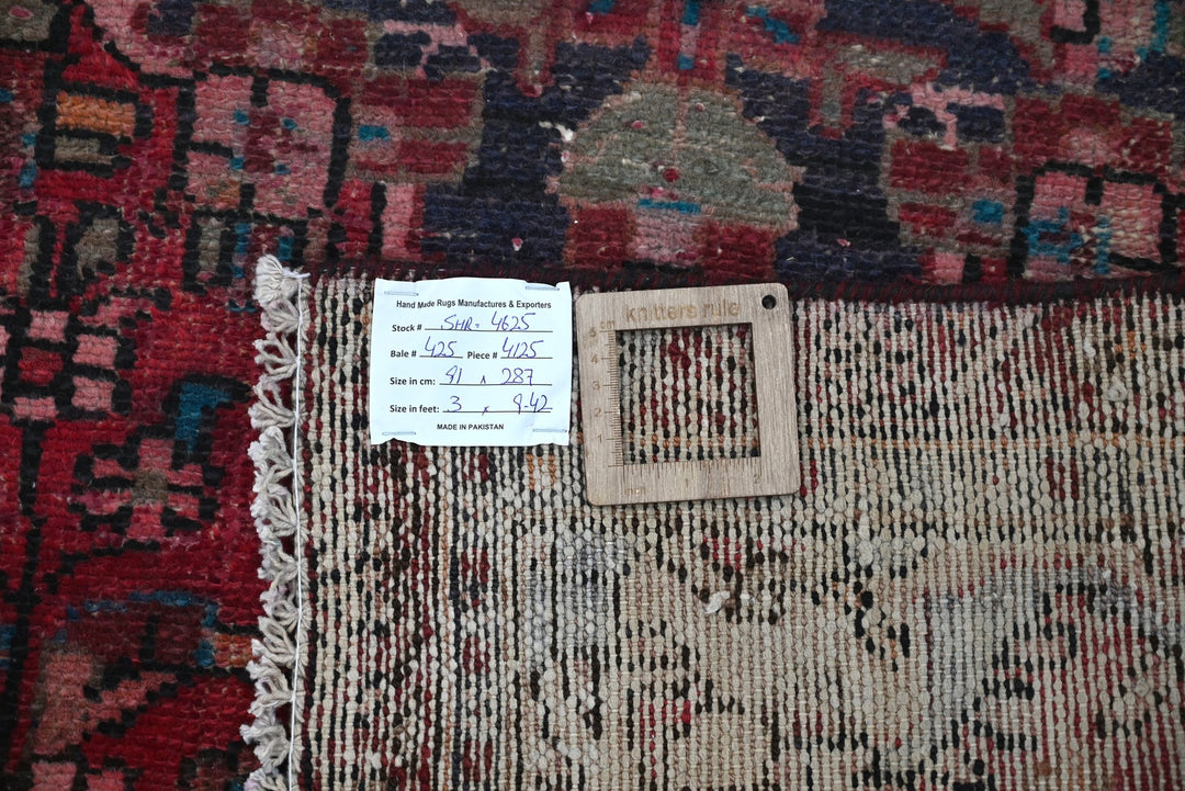 red Runner rug 3' 0" x 9' 5"