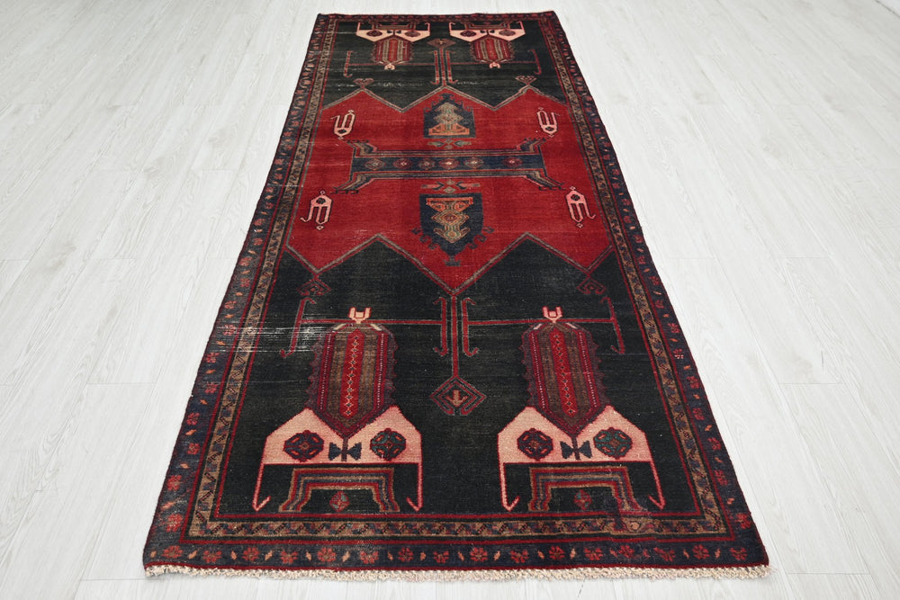 black Medium rug 3' 7" x 8' 11"
