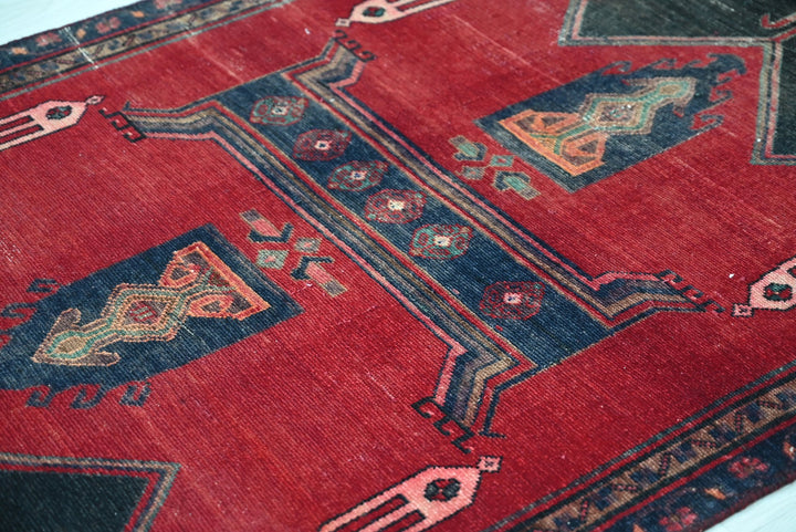 black Medium rug 3' 7" x 8' 11"