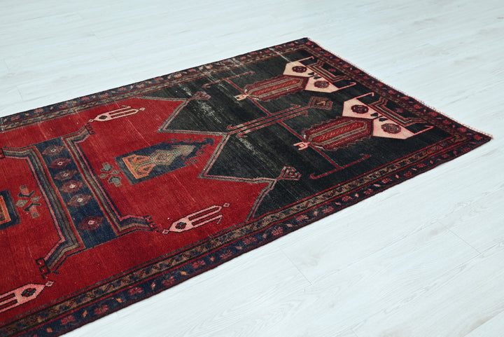 black Medium rug 3' 7" x 8' 11"