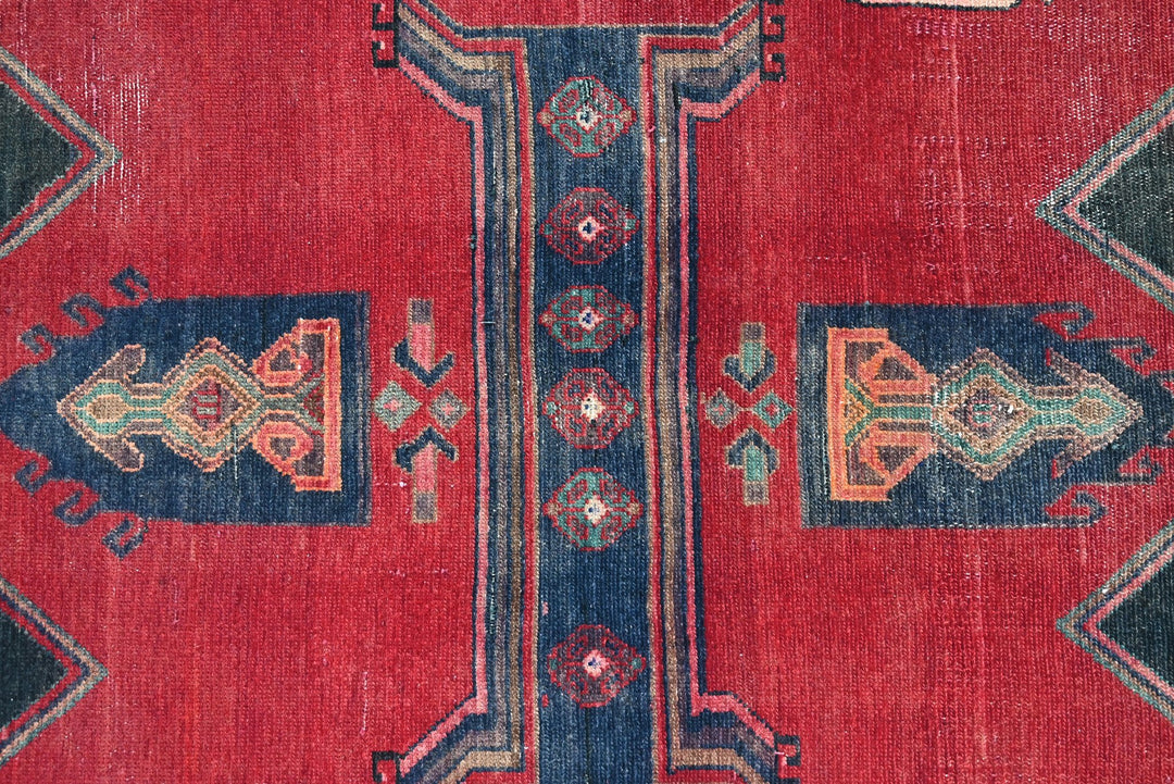 black Medium rug 3' 7" x 8' 11"