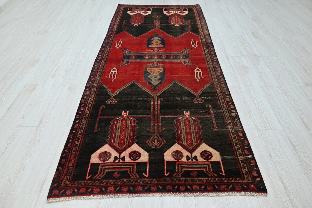 black Medium rug 3' 7" x 8' 11"