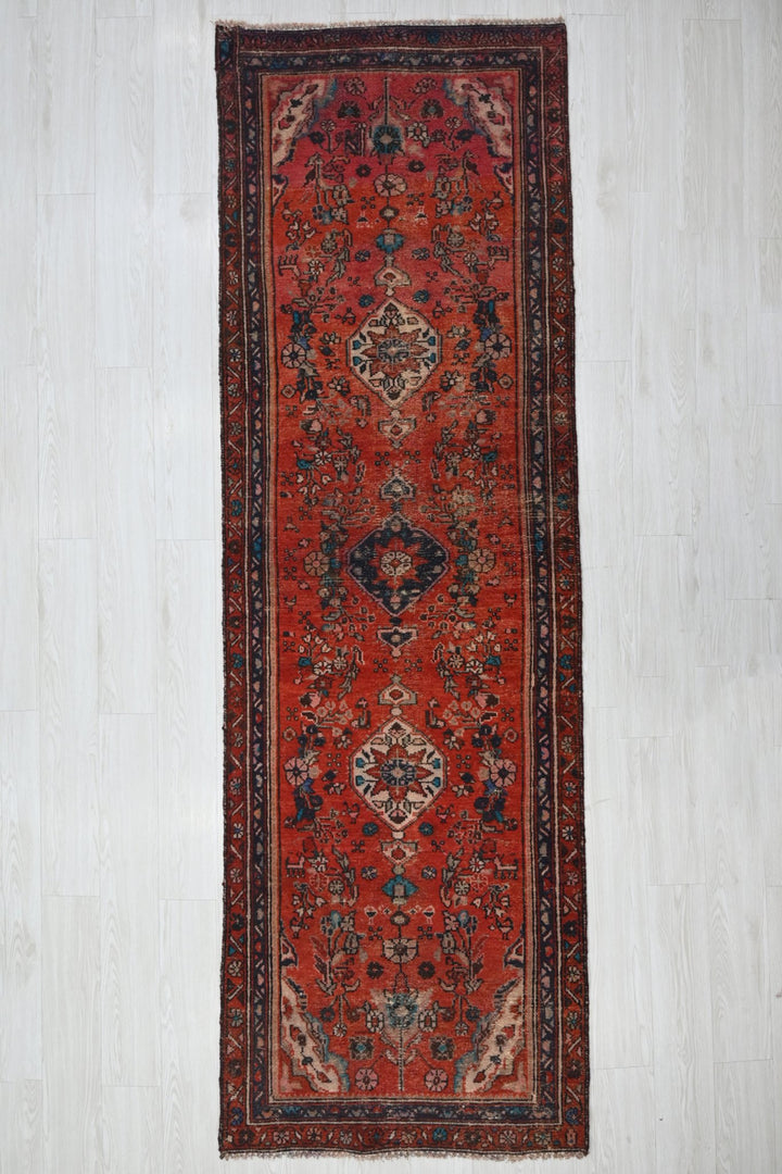 red Runner rug 2' 11" x 9' 5"