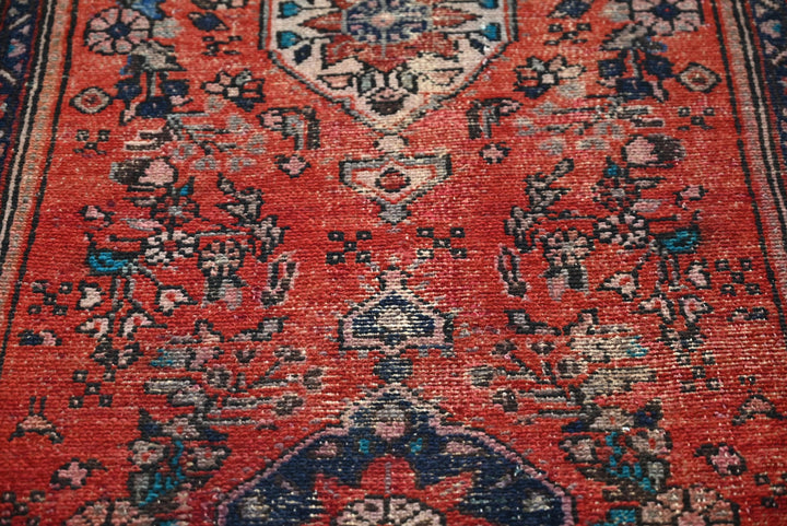 red Runner rug 2' 11" x 9' 5"