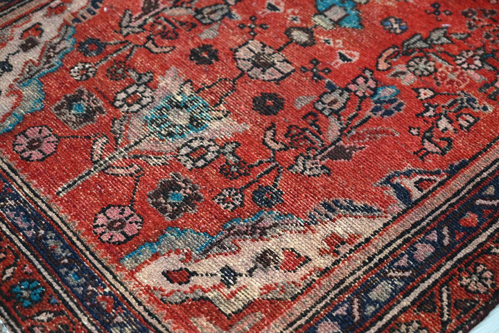 red Runner rug 2' 11" x 9' 5"