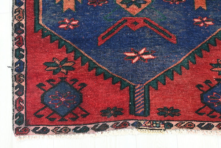 red Runner rug 3' 2" x 8' 9"
