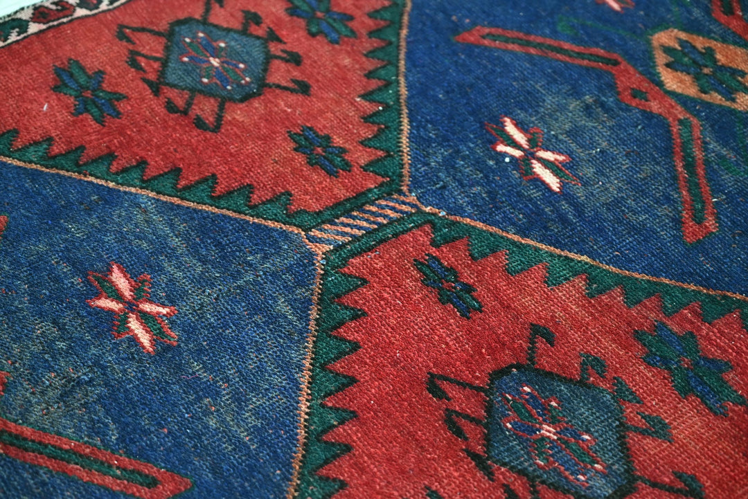 red Runner rug 3' 2" x 8' 9"
