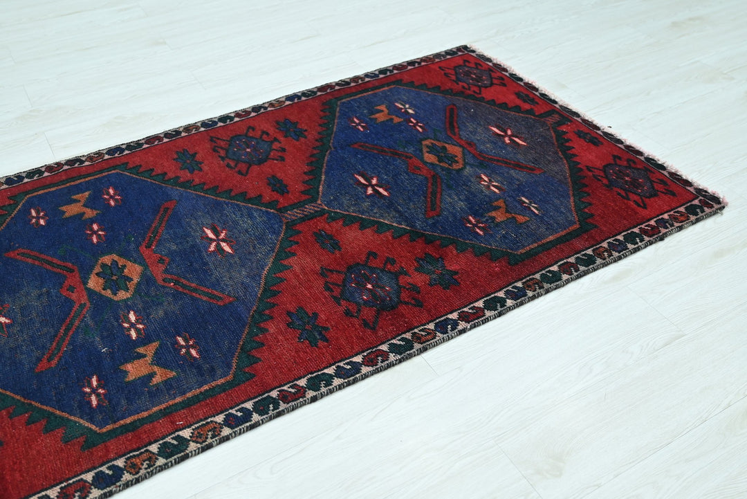 red Runner rug 3' 2" x 8' 9"