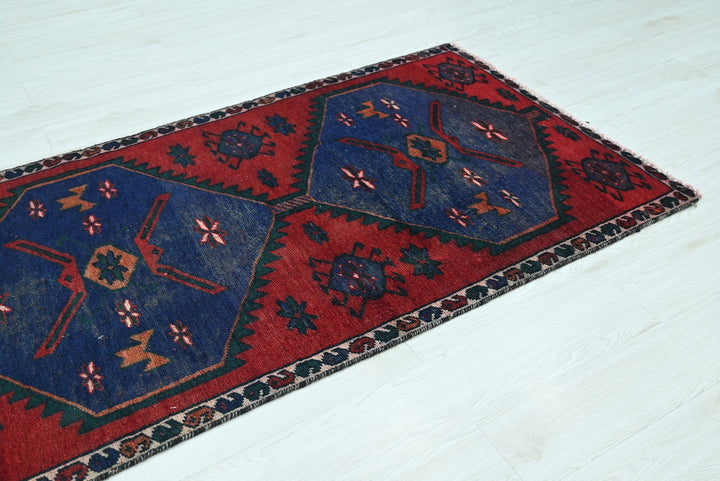 red Runner rug 3' 2" x 8' 9"