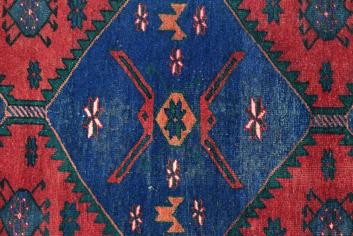 red Runner rug 3' 2" x 8' 9"