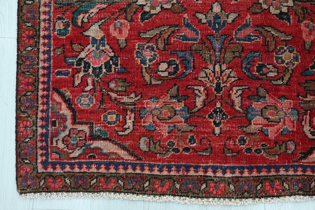 red Runner rug 3' 7" x 9' 10"