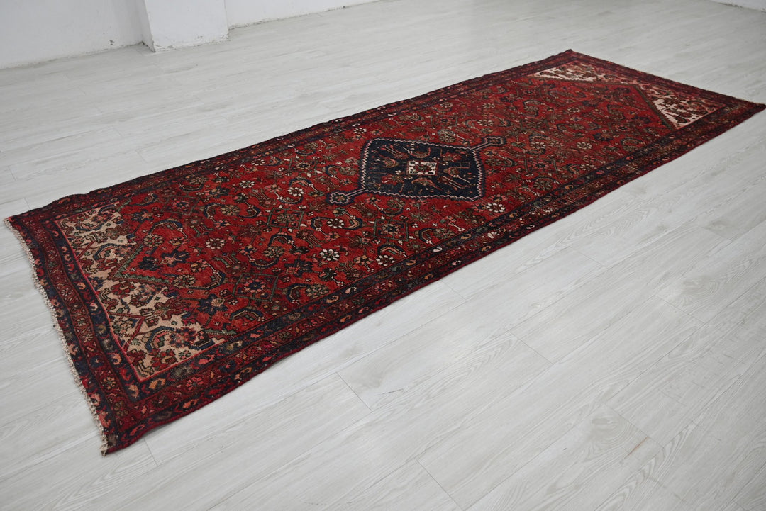 red Runner rug 3' 9" x 10' 3"