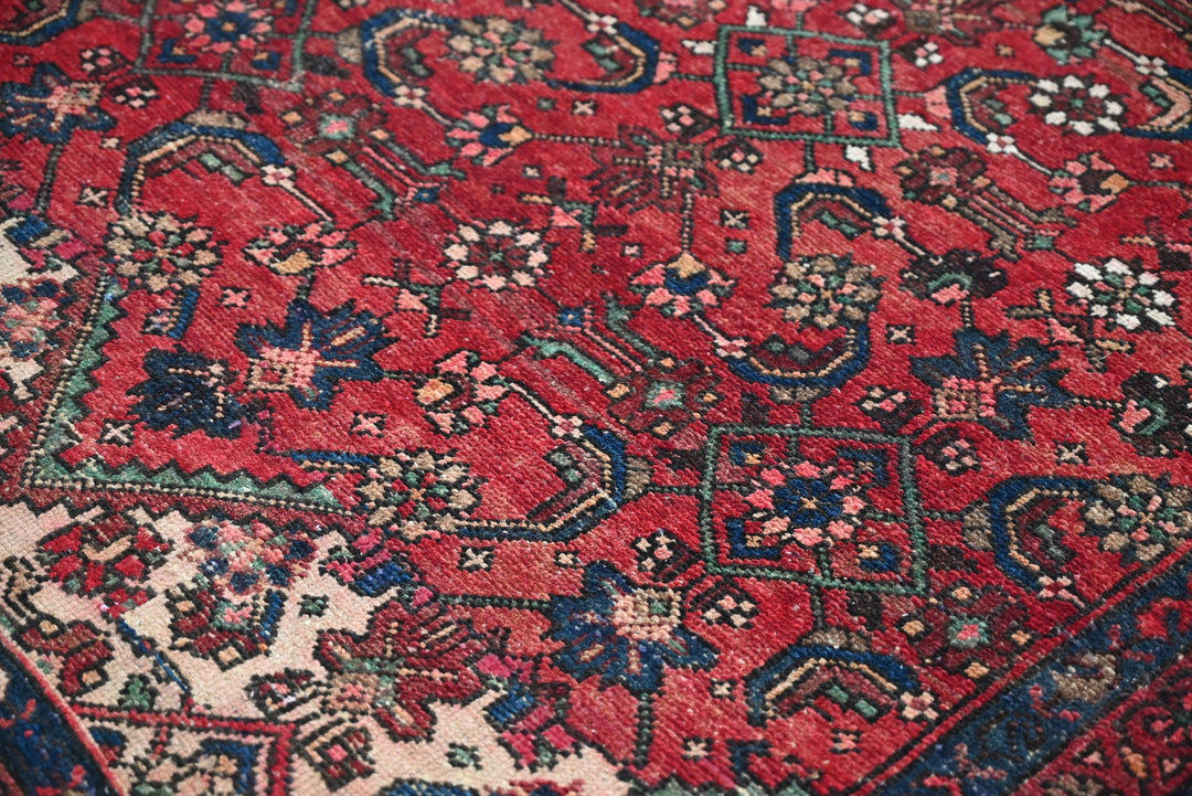 red Runner rug 3' 9" x 10' 3"