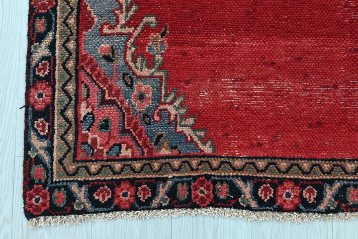 red Runner rug 3' 3" x 9' 8"