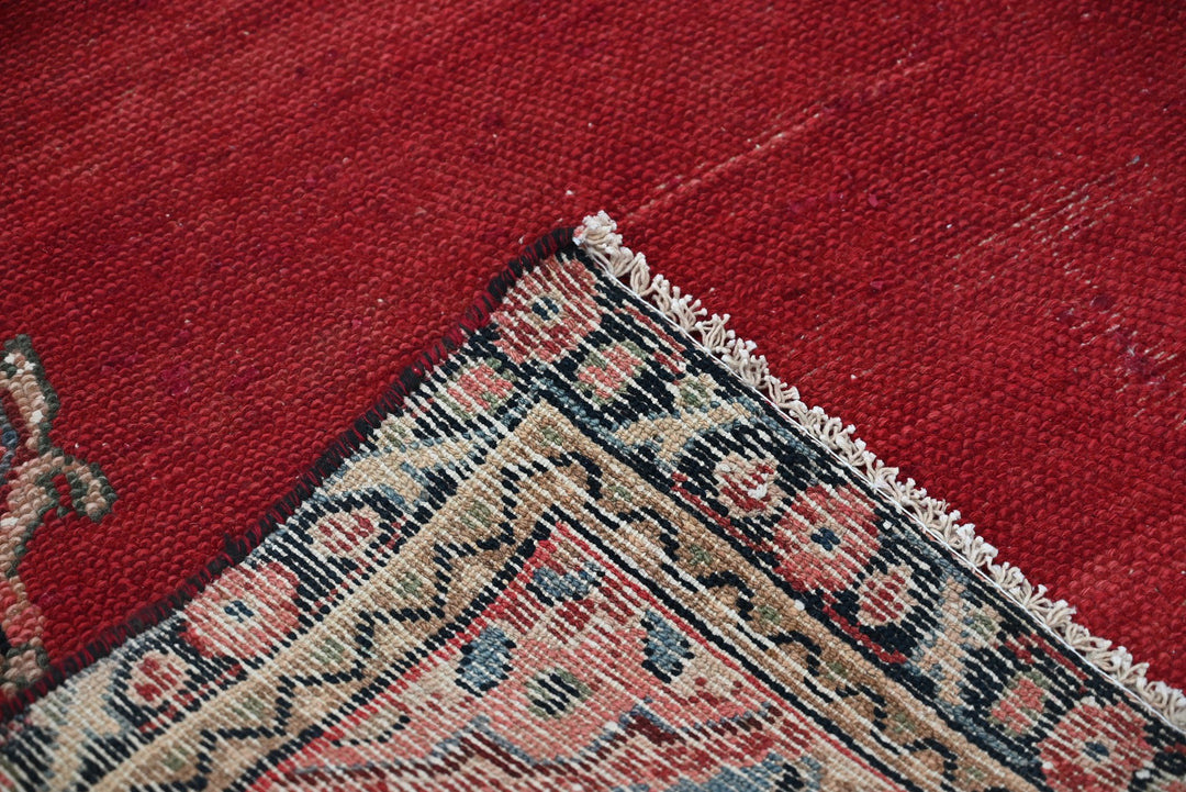 red Runner rug 3' 3" x 9' 8"