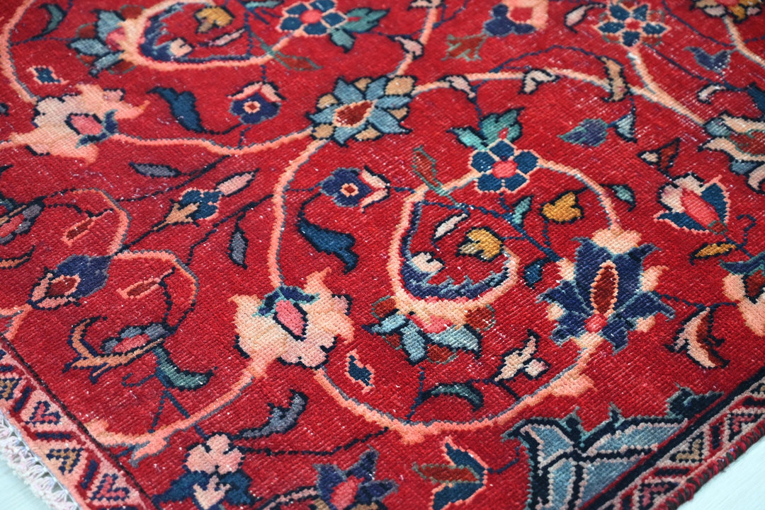 red Runner rug 3' 1" x 9' 6"