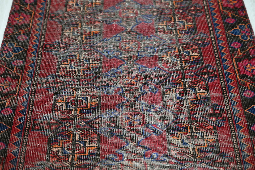 red Runner rug 2' 9" x 12' 4"