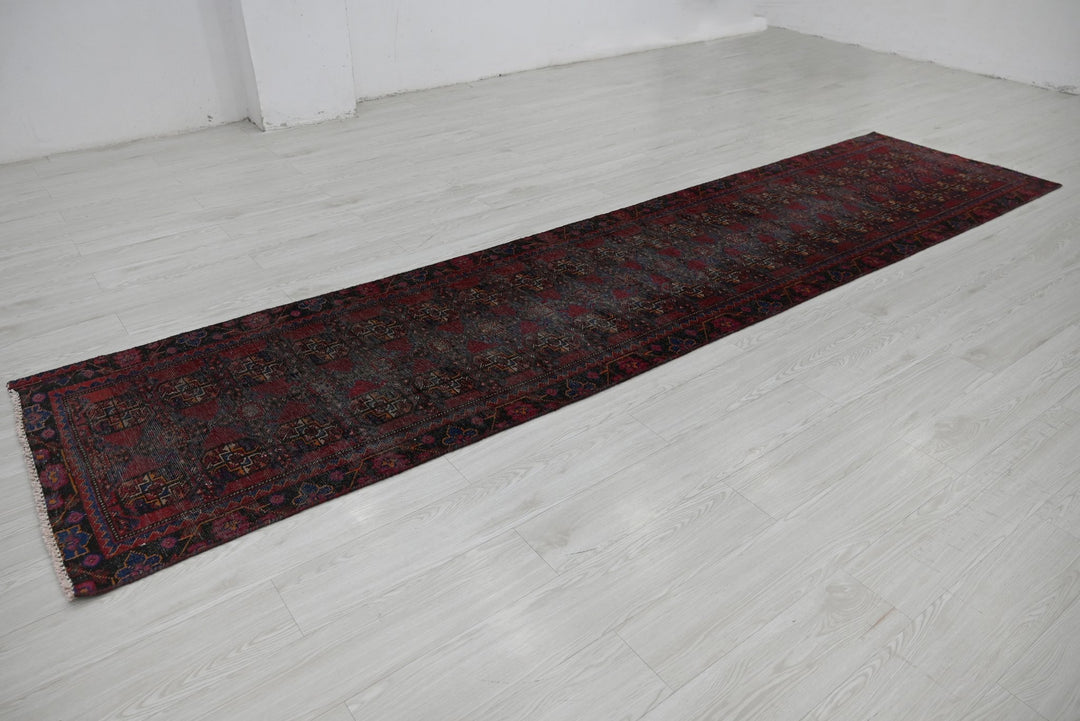 red Runner rug 2' 9" x 12' 4"