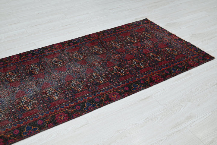 red Runner rug 2' 9" x 12' 4"