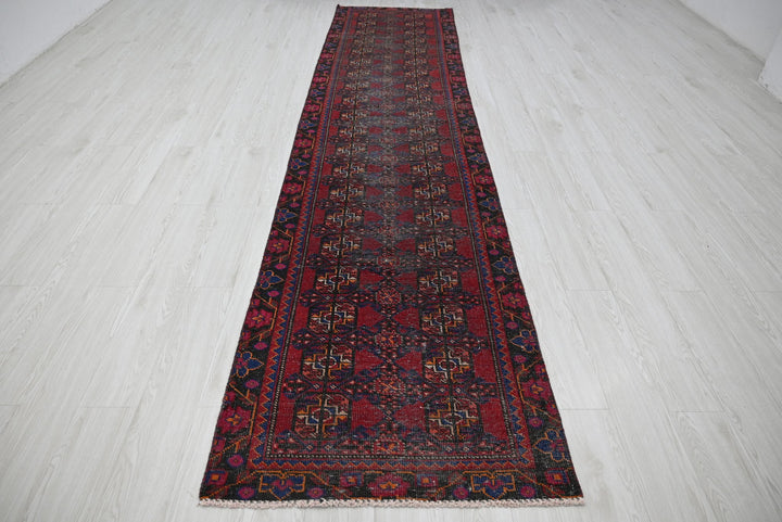 red Runner rug 2' 9" x 12' 4"