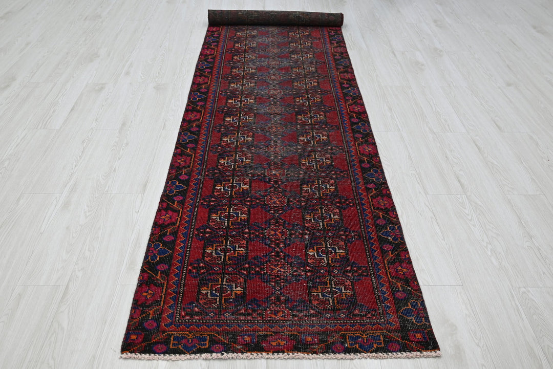 red Runner rug 2' 9" x 12' 4"