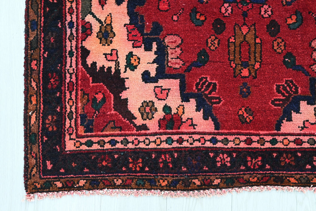 red Runner rug 3' 6" x 9' 10"