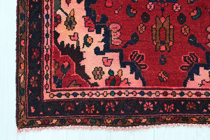red Runner rug 3' 6" x 9' 10"