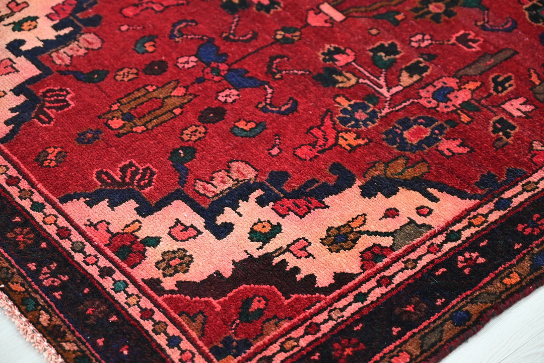 red Runner rug 3' 6" x 9' 10"