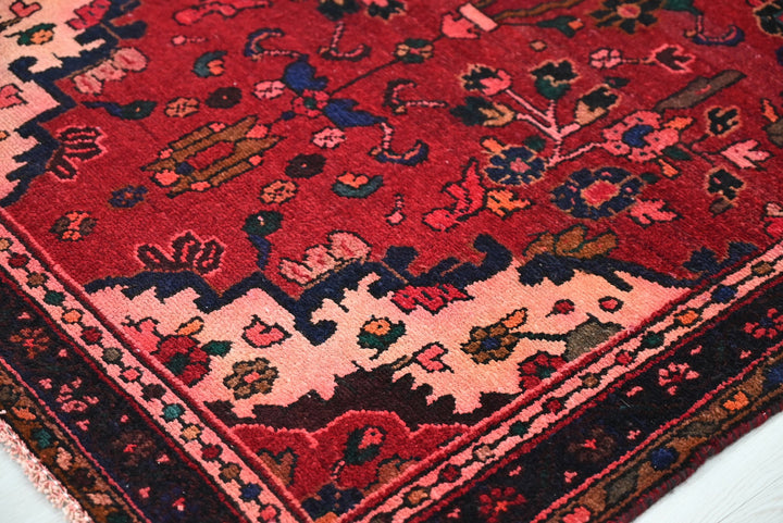 red Runner rug 3' 6" x 9' 10"