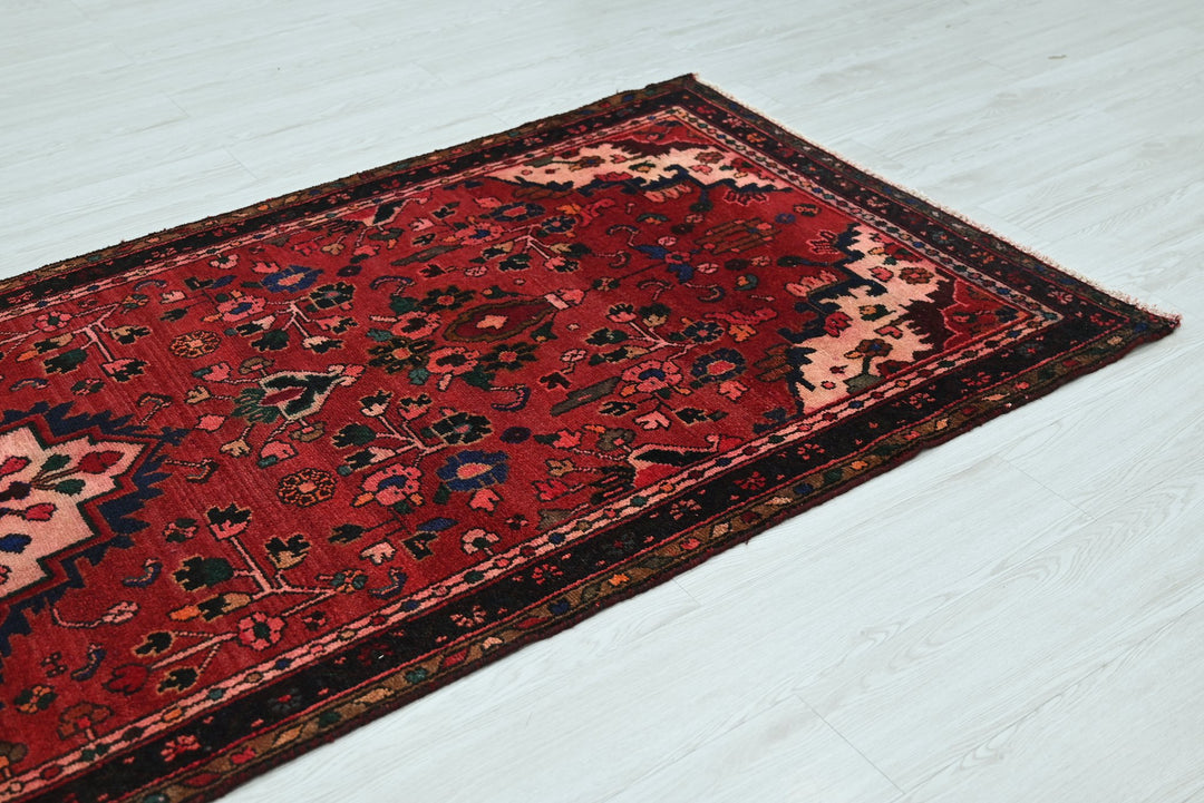 red Runner rug 3' 6" x 9' 10"