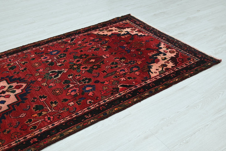red Runner rug 3' 6" x 9' 10"