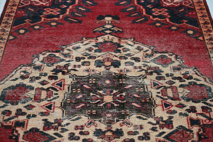 red Medium rug 3' 6" x 8' 10"