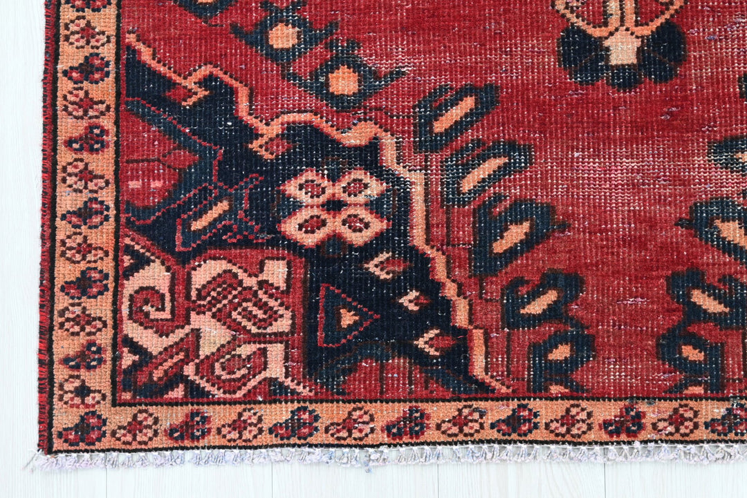 red Medium rug 3' 6" x 8' 10"