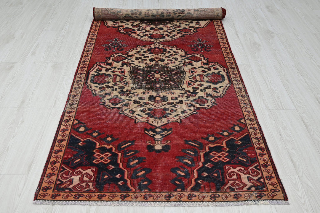 red Medium rug 3' 6" x 8' 10"