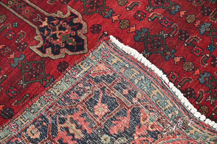 red Medium rug 3' 11" x 8' 9"