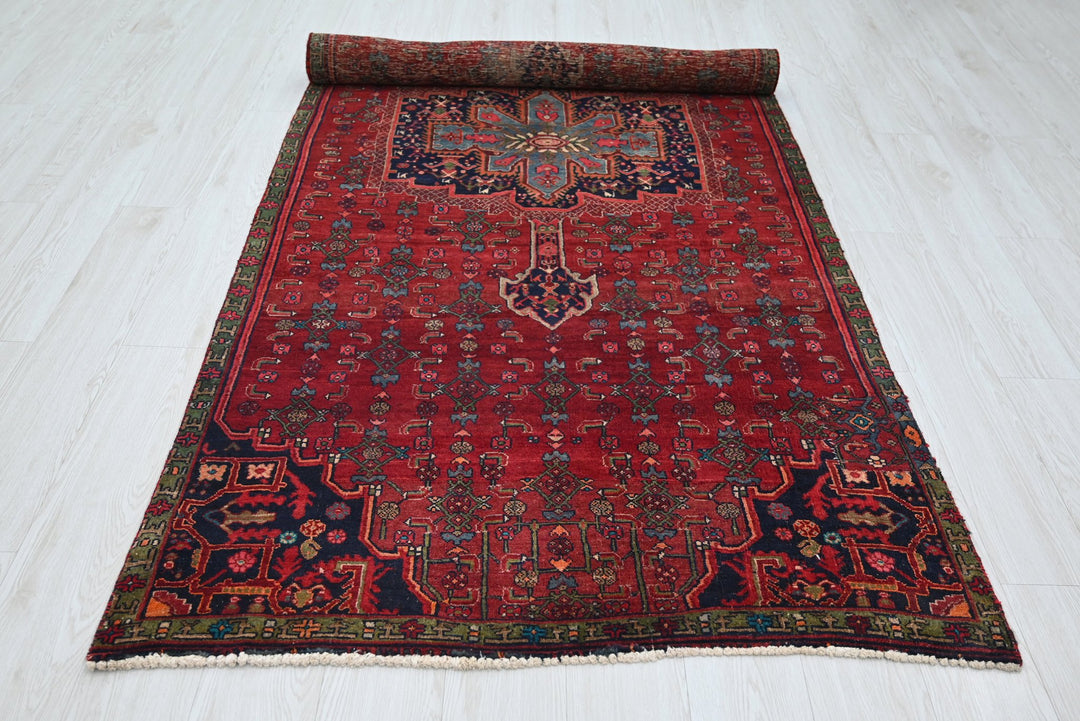 red Medium rug 3' 11" x 8' 9"
