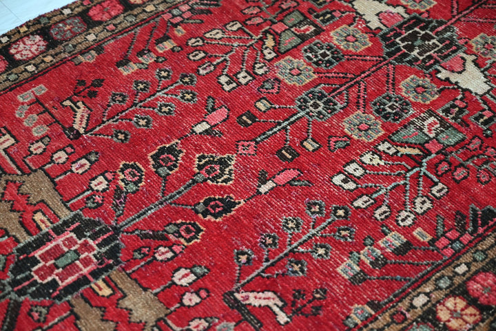 red Runner rug 2' 9" x 9' 6"