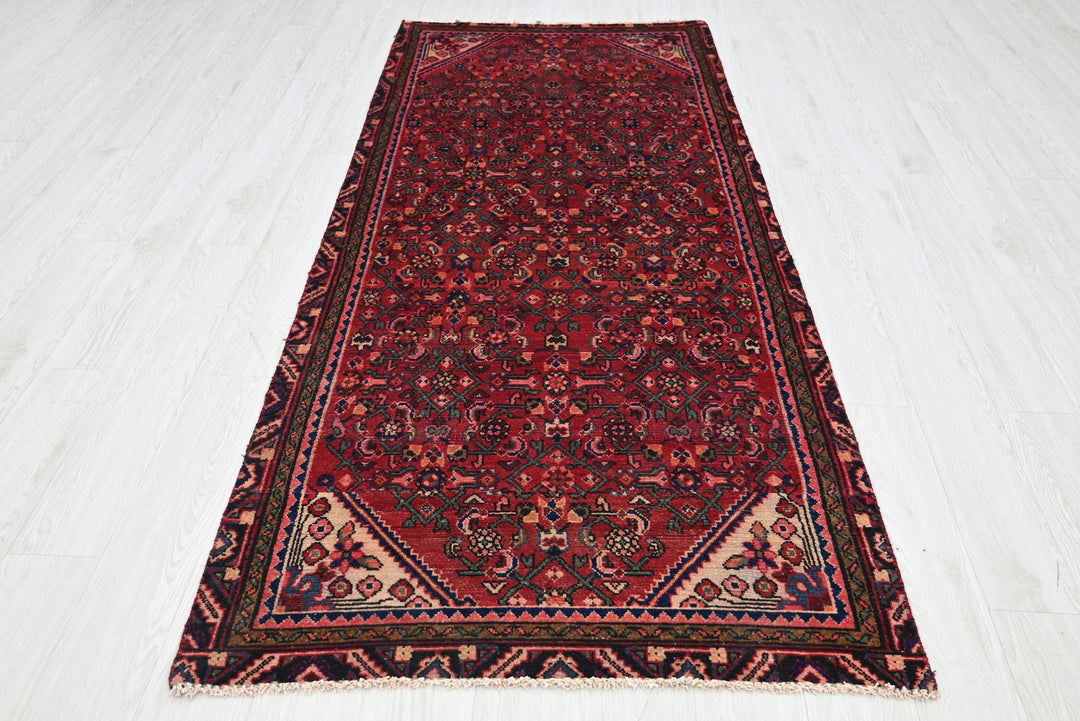 red Medium rug 3' 6" x 8' 3"