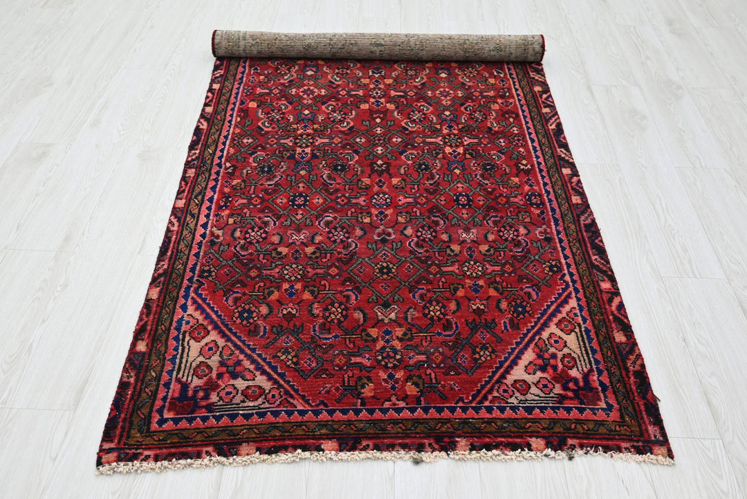 red Medium rug 3' 6" x 8' 3"