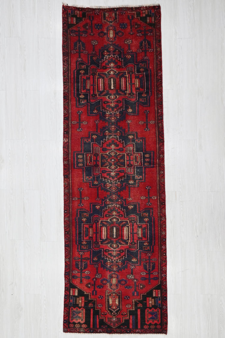 red Runner rug 2' 10" x 9' 5"